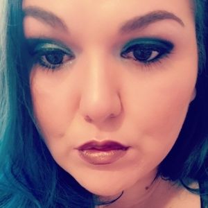 Meet your Posher, Liz